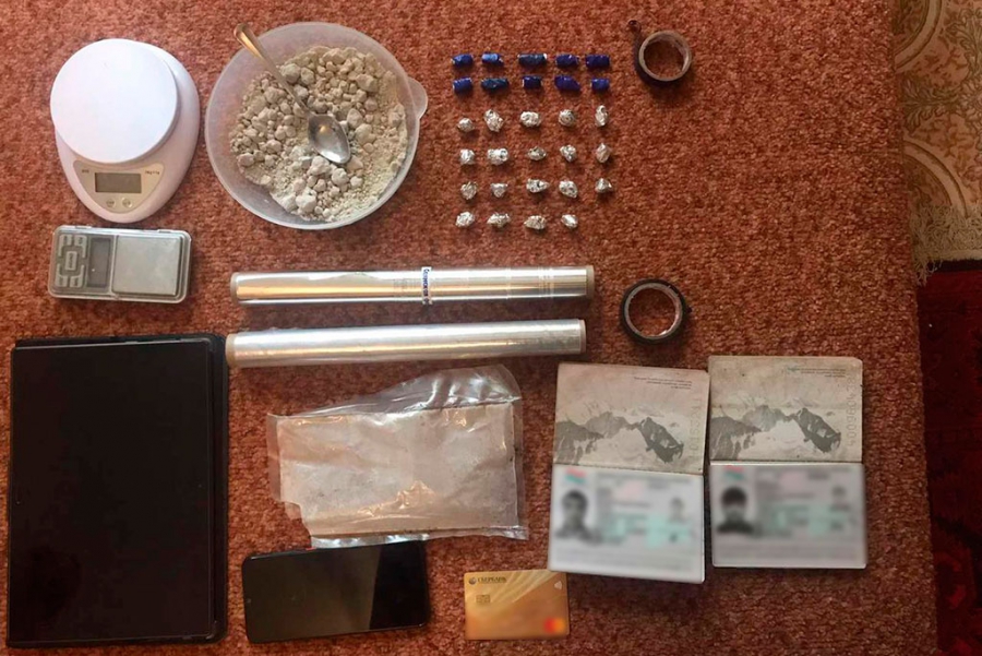 В Саратове задержали двух мигрантов со 104 свертками героина