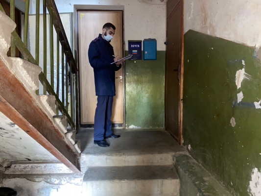 В квартире на СХИ нашли окровавленный труп женщины