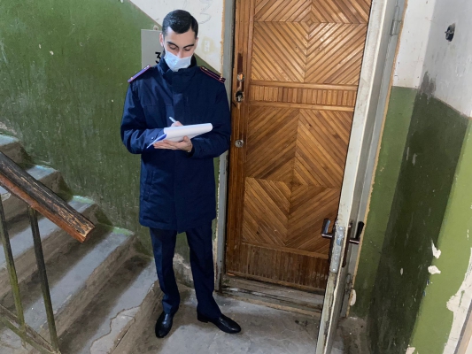 В квартире на СХИ нашли окровавленный труп женщины