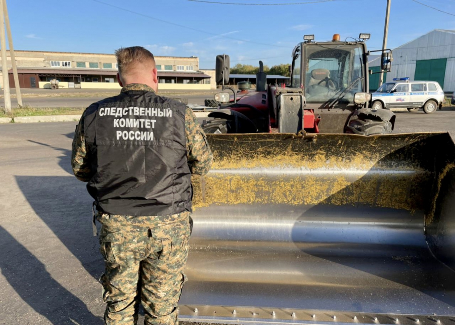 В саратовском селе трактор насмерть сбил охранника организации