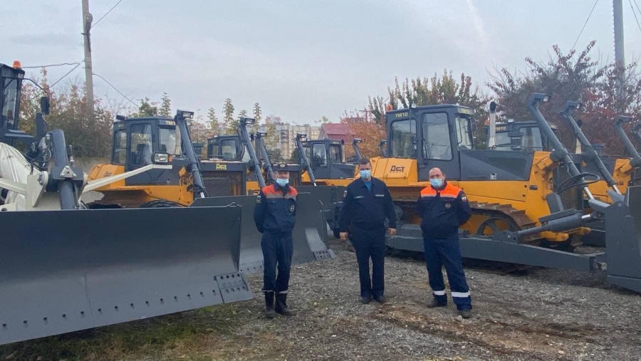 Бусаргин проверил готовность отряда тяжелой спецтехники к зиме