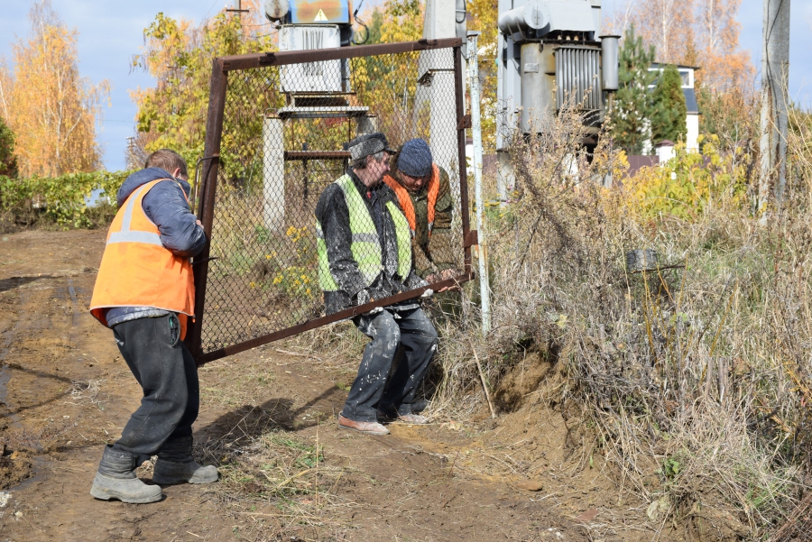 В Волжском районе за день снесли 6 незаконных шлагбаумов и заграждений