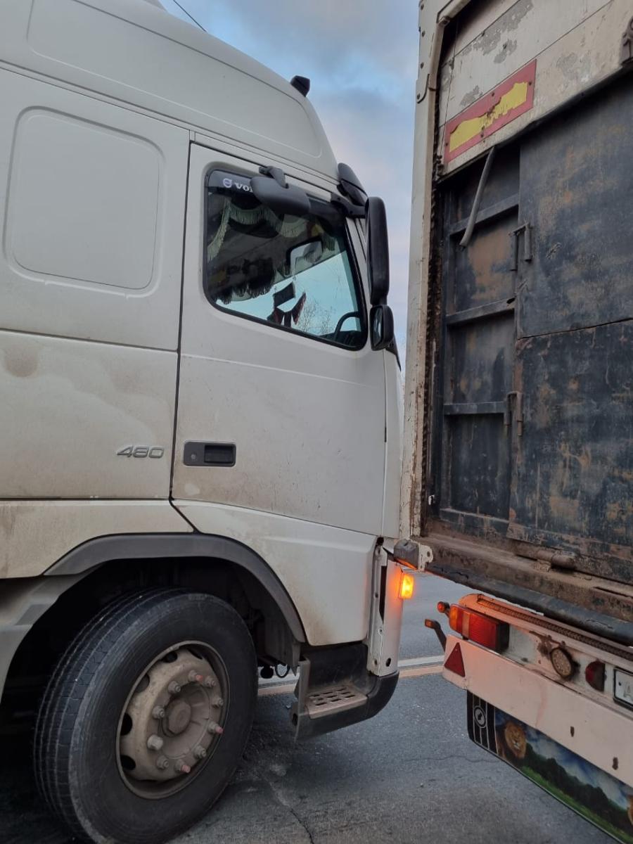 В массовом ДТП с участием фур под Саратовом пострадала женщина