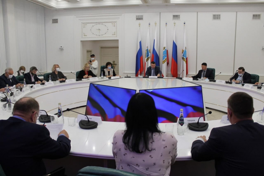 И.о. министра образования Орлов пообещал не сокращать малокомплектные школы региона