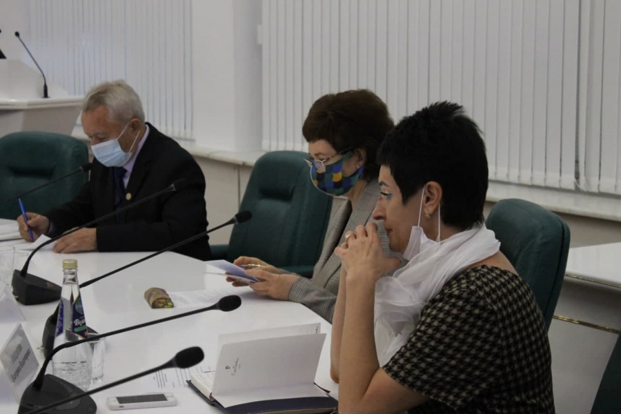 И.о. министра образования Орлов пообещал не сокращать малокомплектные школы региона