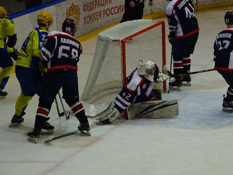 «Кристалл» забил всего одну шайбу «Челнам»
