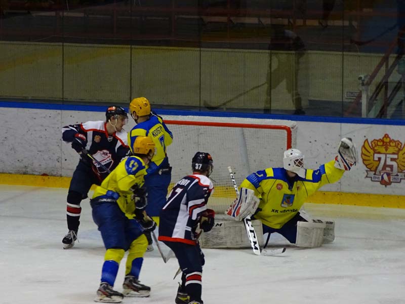 «Кристалл» забил всего одну шайбу «Челнам»