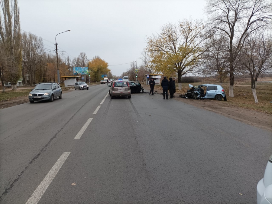 Пассажир иномарки погиб в массовой аварии на Волжском проспекте