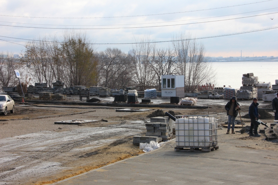 В Саратове вновь сорваны сроки реконструкции набережной и фонтана «Одуванчик»
