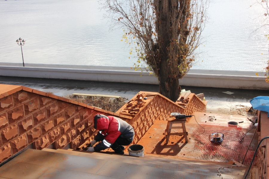 В Саратове вновь сорваны сроки реконструкции набережной и фонтана «Одуванчик»