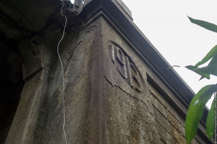 В селе под Саратовом разрушается мост времен царской России