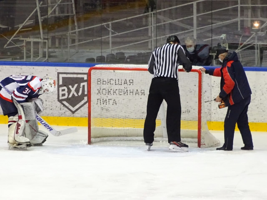 «Кристалл» не забросил шайб «Динамо-Алтаю»