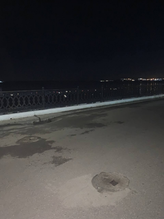 На отремонтированном участке набережной Саратова провалился асфальт