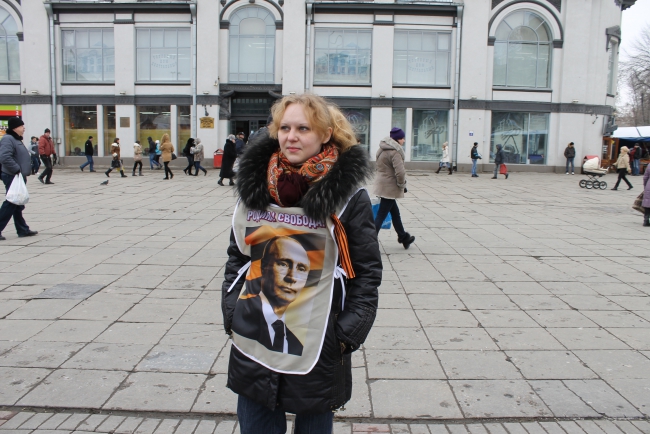 Саратовцы вышли на митинг поддержать жителей Крыма