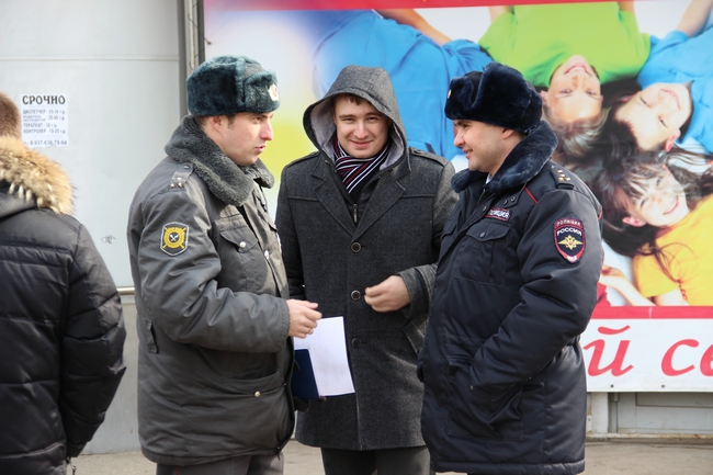 Коммунисты начали «разогревать» Саратов пикетами