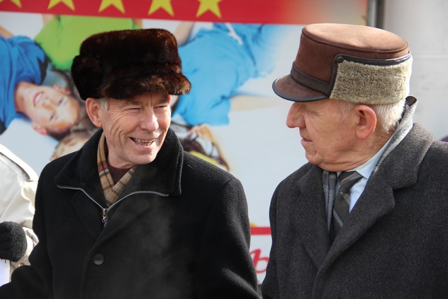 Коммунисты начали «разогревать» Саратов пикетами