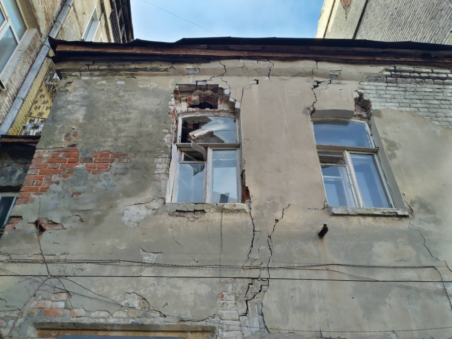 В Саратове начал рушиться Дом Яхимовича. Жильцы соседнего здания бьют тревогу