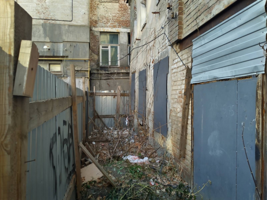 В Саратове начал рушиться Дом Яхимовича. Жильцы соседнего здания бьют тревогу