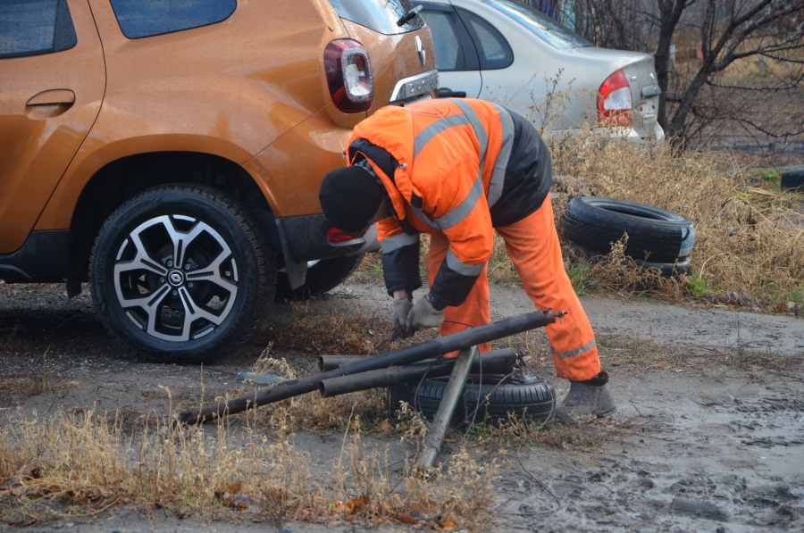 В Заводском районе снесли незаконные заграждения и шлагбаум