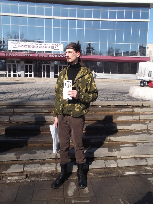 Участники митинга в Саратове обличали земляков, поддерживающих Крым