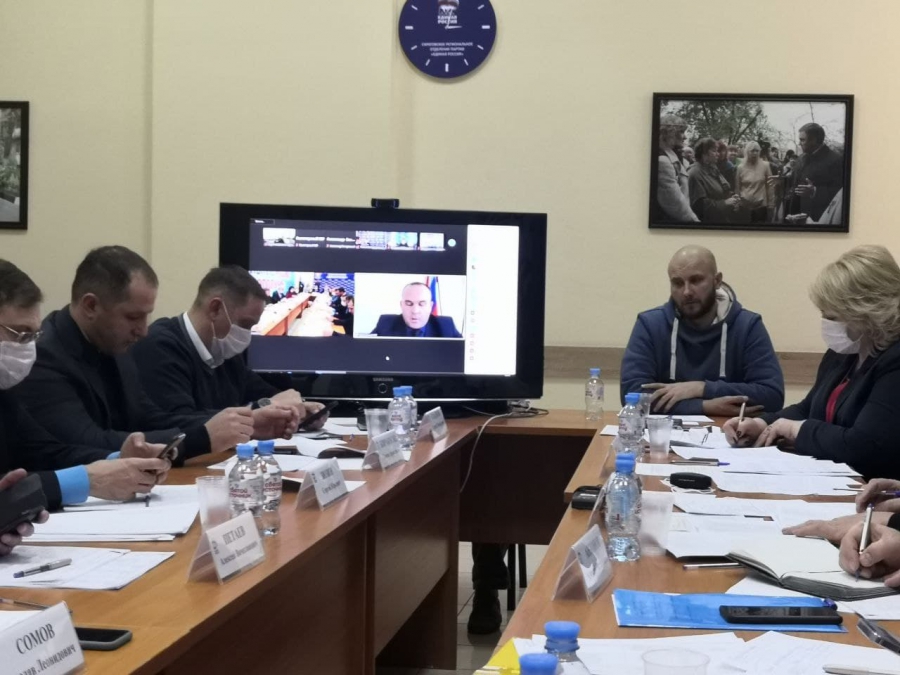 У программы ремонта дорог в селах Саратовской области разные подходы