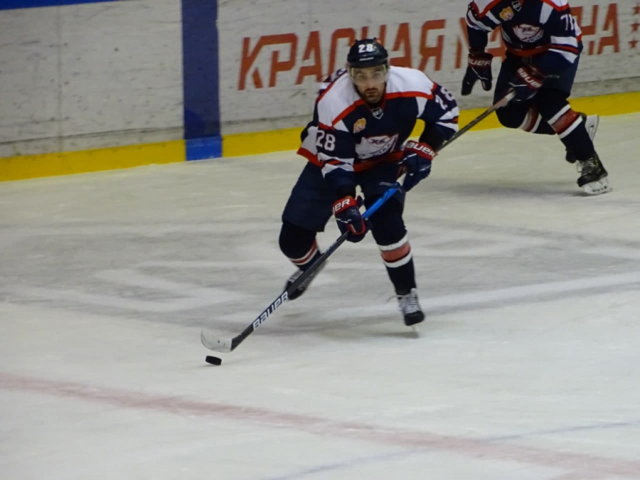 «Кристалл» вытеснил чемпиона Лиги из зоны плей-офф