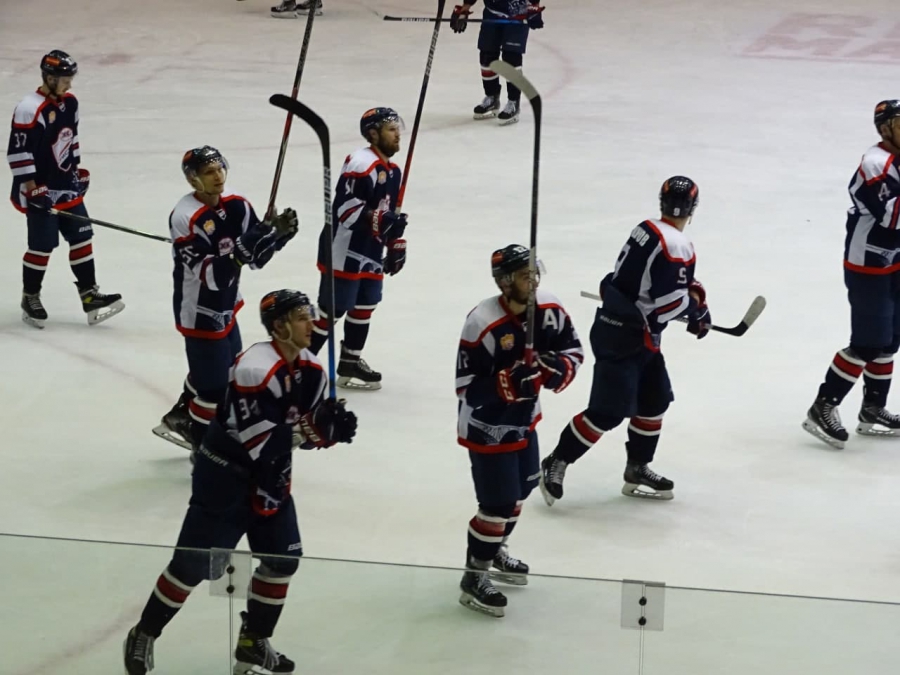 «Кристалл» вытеснил чемпиона Лиги из зоны плей-офф