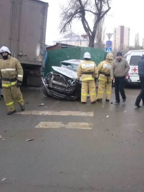 ДТП на Симбирской. Хозяину разрушенного дома помешали разобраться с водителем