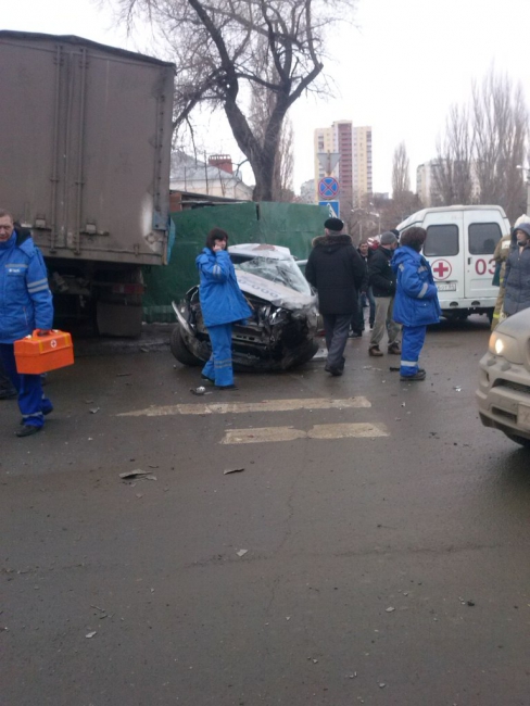 ДТП на Симбирской. Хозяину разрушенного дома помешали разобраться с водителем