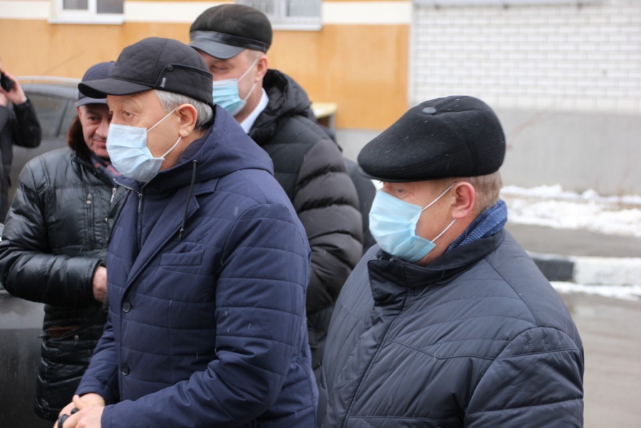 На стройплощадке ЖК «Победа» Радаев и Бусаргин назвали суммы выплат дольщикам