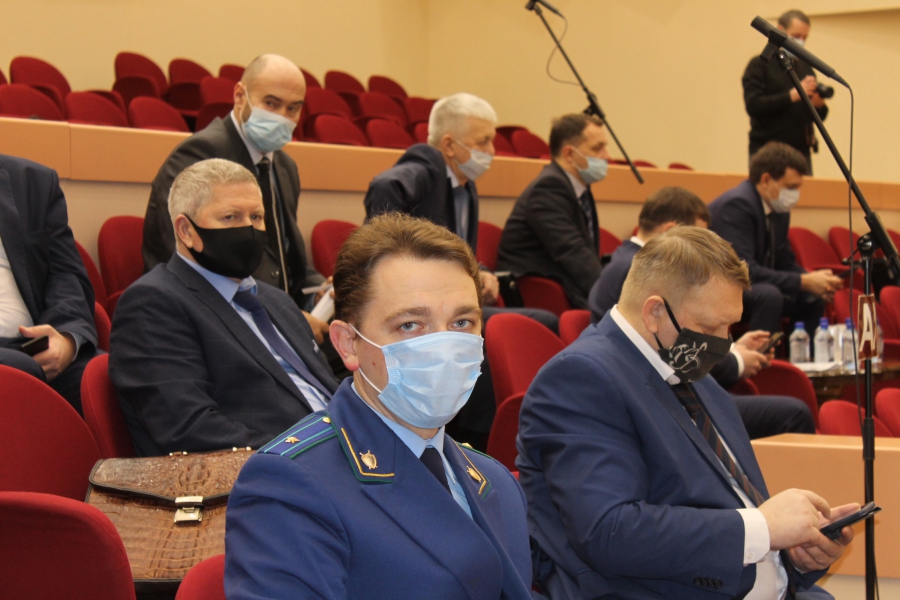 Дефицит бюджета Саратовской области удалось сократить почти на 10 млрд рублей