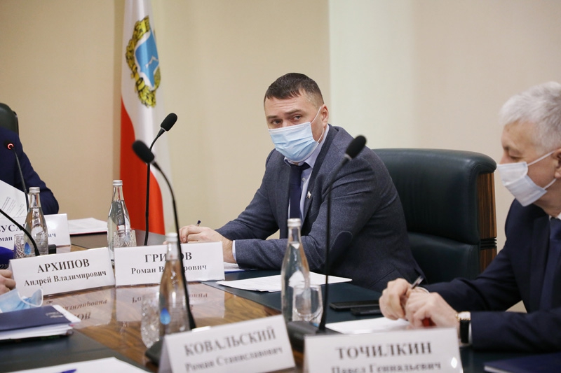 Бусаргин: Ненормально, когда председатель правительства становится прорабом на стройке