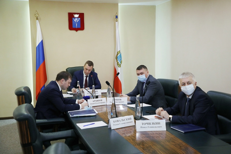 Бусаргин: Ненормально, когда председатель правительства становится прорабом на стройке