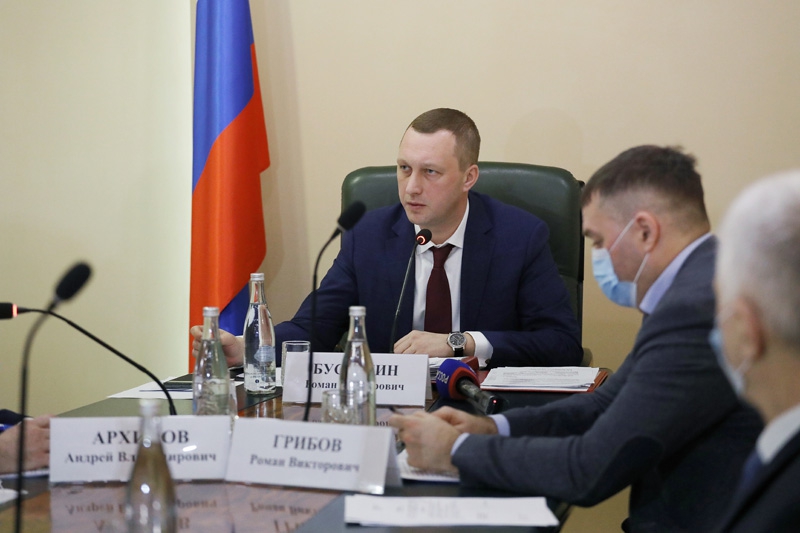 Бусаргин: Ненормально, когда председатель правительства становится прорабом на стройке