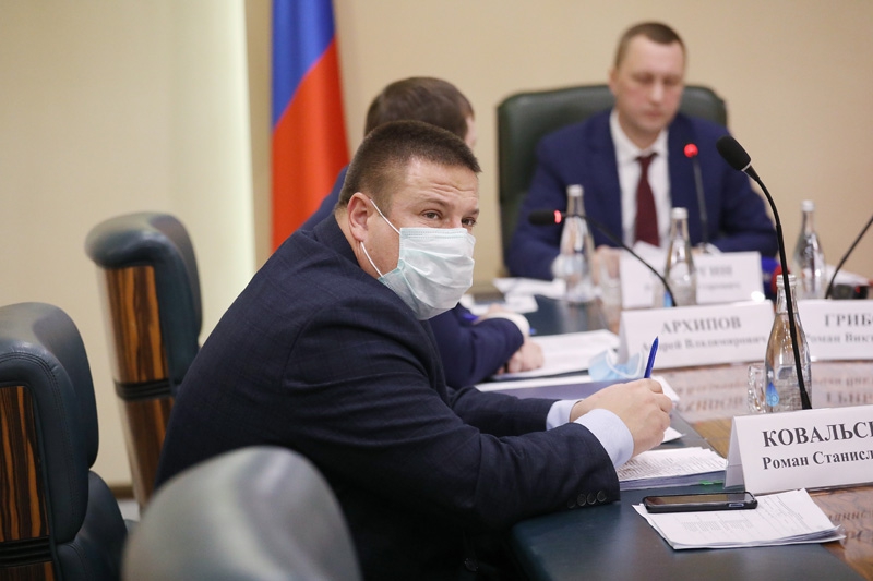 Бусаргин: Ненормально, когда председатель правительства становится прорабом на стройке