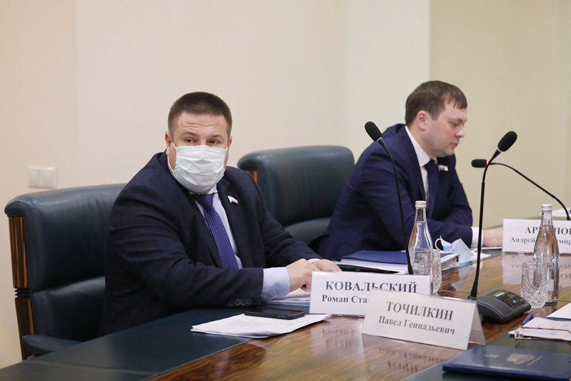 Бусаргин: Ненормально, когда председатель правительства становится прорабом на стройке