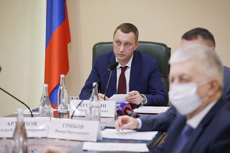 Бусаргин: Ненормально, когда председатель правительства становится прорабом на стройке