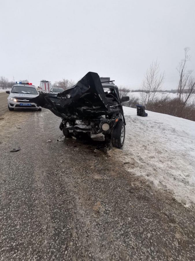 Под Марксом ребенок погиб в ДТП, еще 4 человека ранены