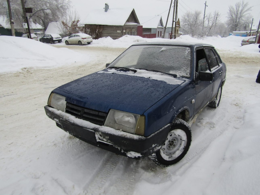 Судимый 18летний парень угнал один «ВАЗ» и вскрыл второй