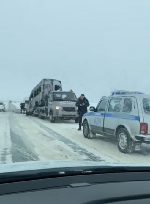 На трассе сгорел пассажирский микроавтобус Саратов-Балтай