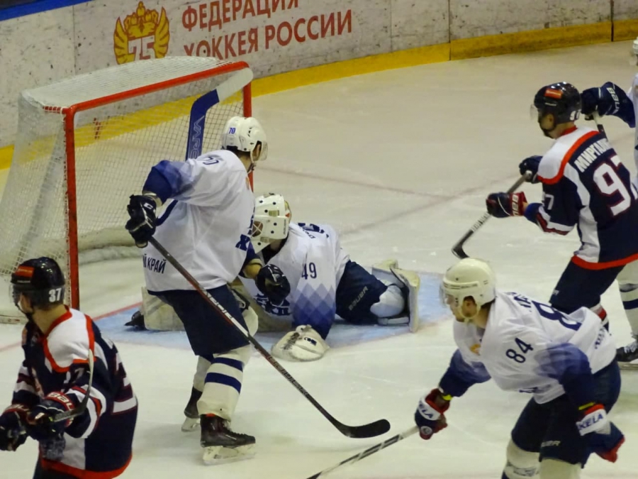 «Кристалл» начал год с двух побед над лидером Первенства ВХЛ