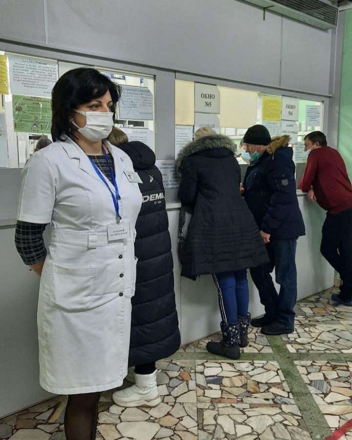 Коронавирус. В саратовских поликлиниках ввели должности дежурных администраторов