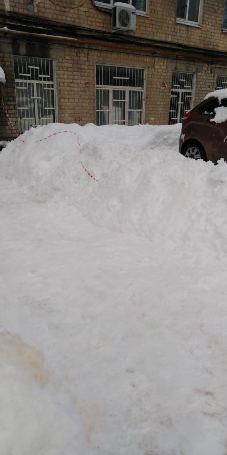 В «КВС» призвали управляющие организации и администрации районов чистить канализационные колодцы от снега