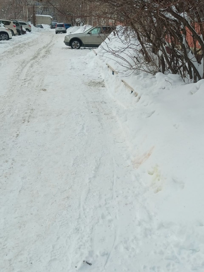 В «КВС» призвали управляющие организации и администрации районов чистить канализационные колодцы от снега
