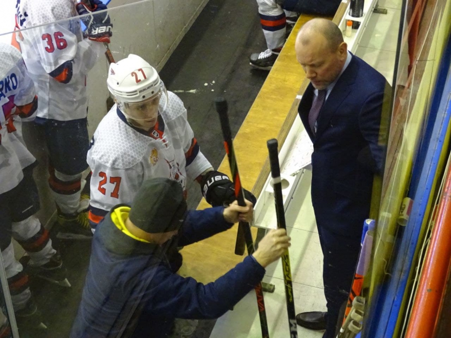 «Кристалл» с победы начал второй этап Первенства ВХЛ