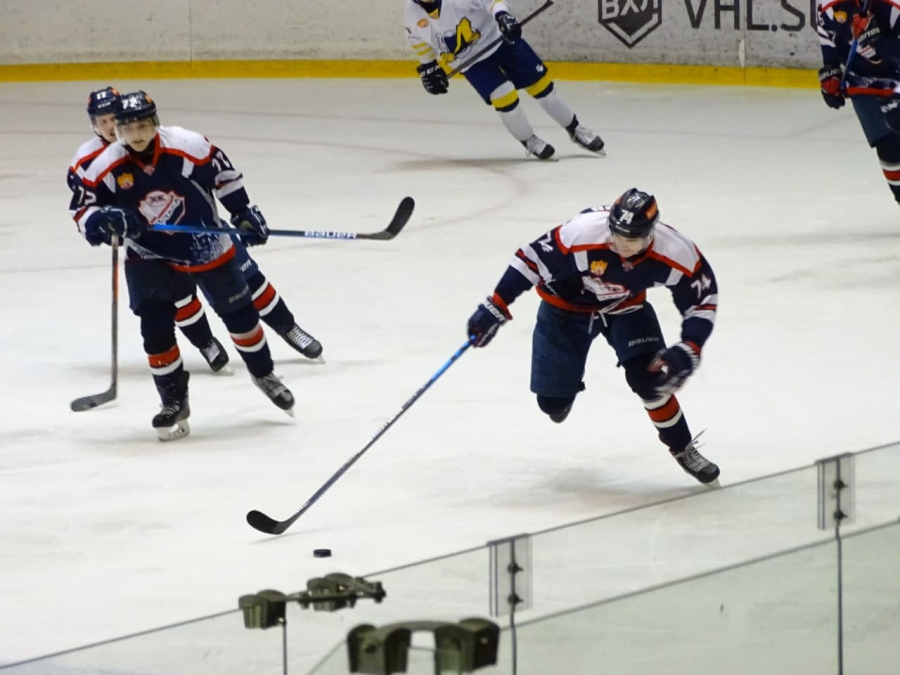 Саратовские хоккеисты взяли волевой реванш за «-10» в дерби