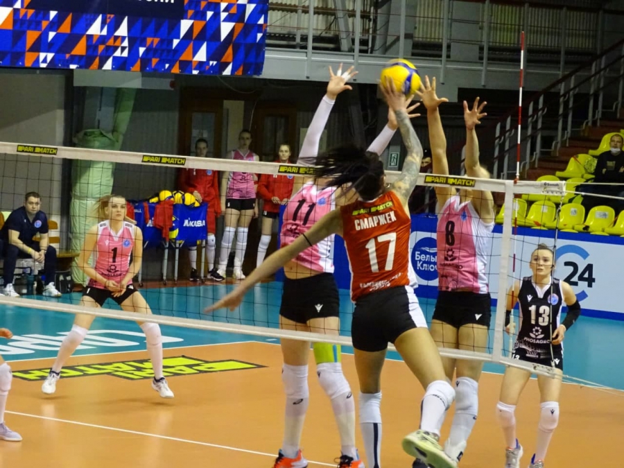 «Протон» выиграл партию у чемпионок России