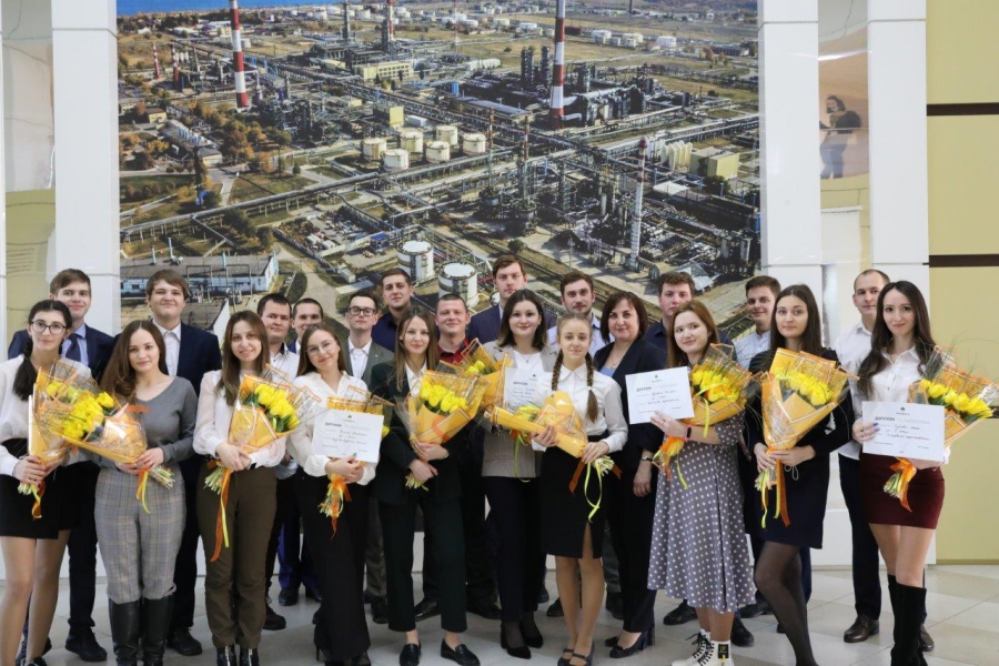 Студенты и школьники приняли участие в региональной научно-технической конференции Саратовского НПЗ