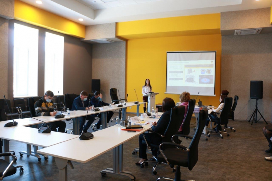 Студенты и школьники приняли участие в региональной научно-технической конференции Саратовского НПЗ