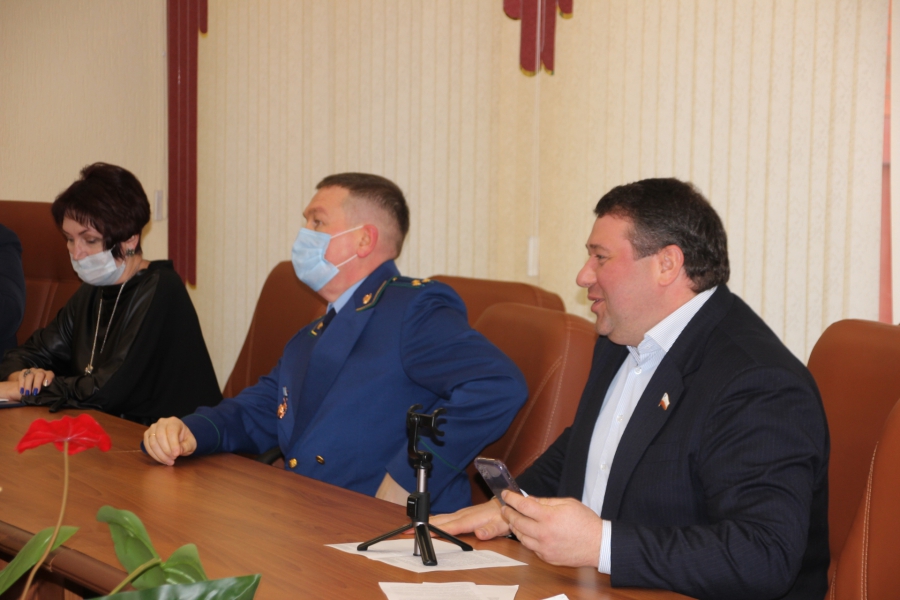 Саратовская облдума рассмотрит вопрос досрочного прекращения депутатских полномочий Бондаренко